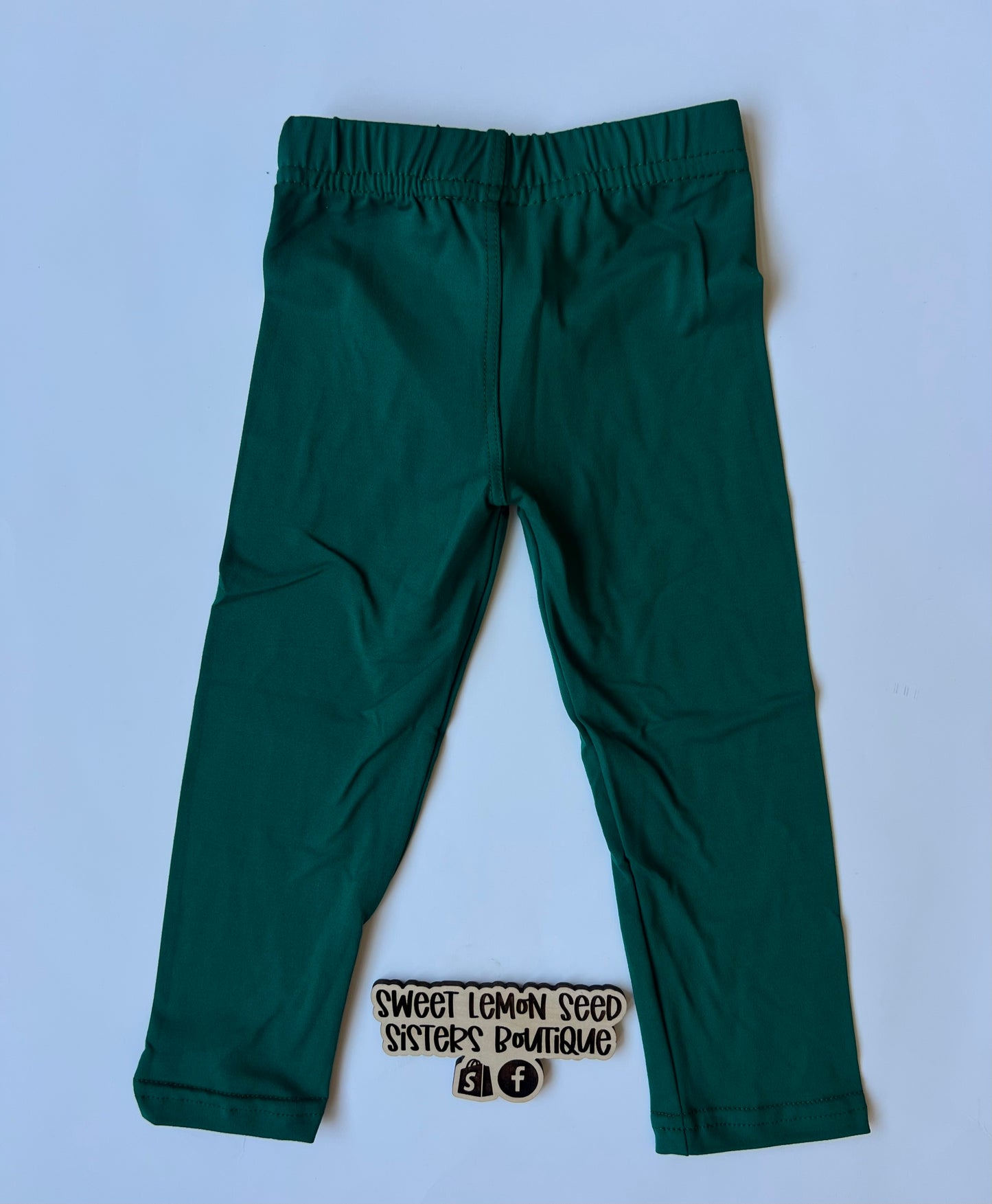 Dark green leggings (pockets or no pockets)