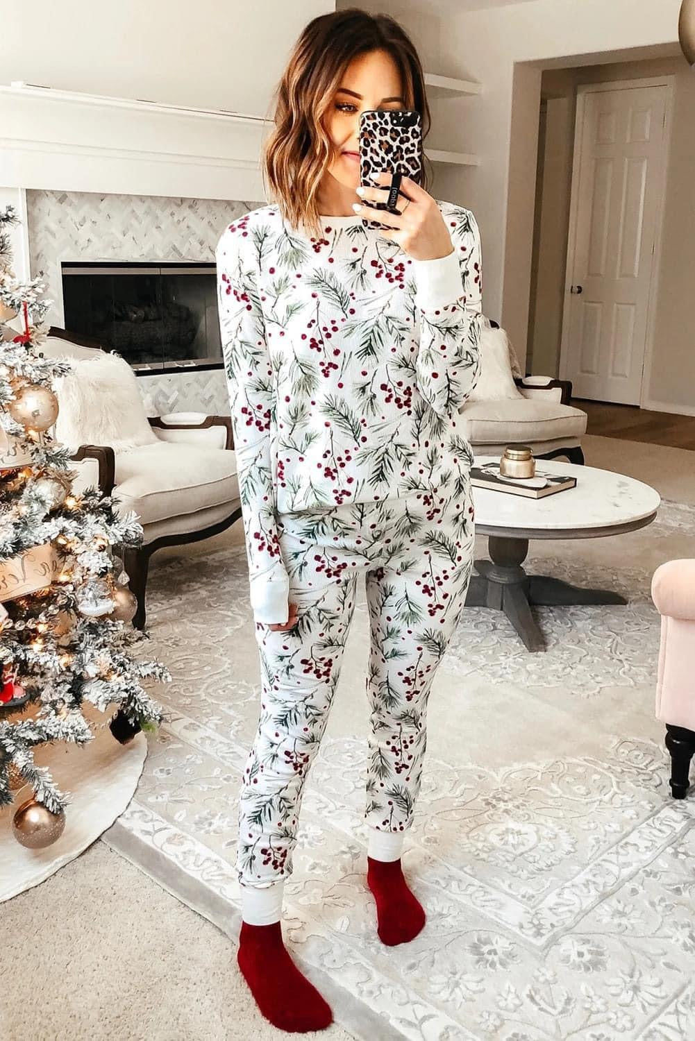 Women’s Holly Berry lounge set