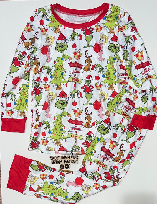 Grinch pjs - size 7/8