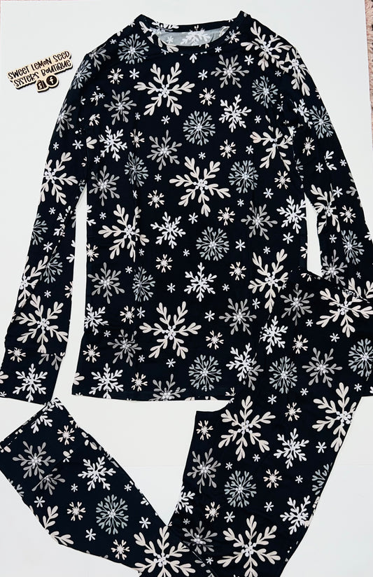 Snowflake pjs - size 12