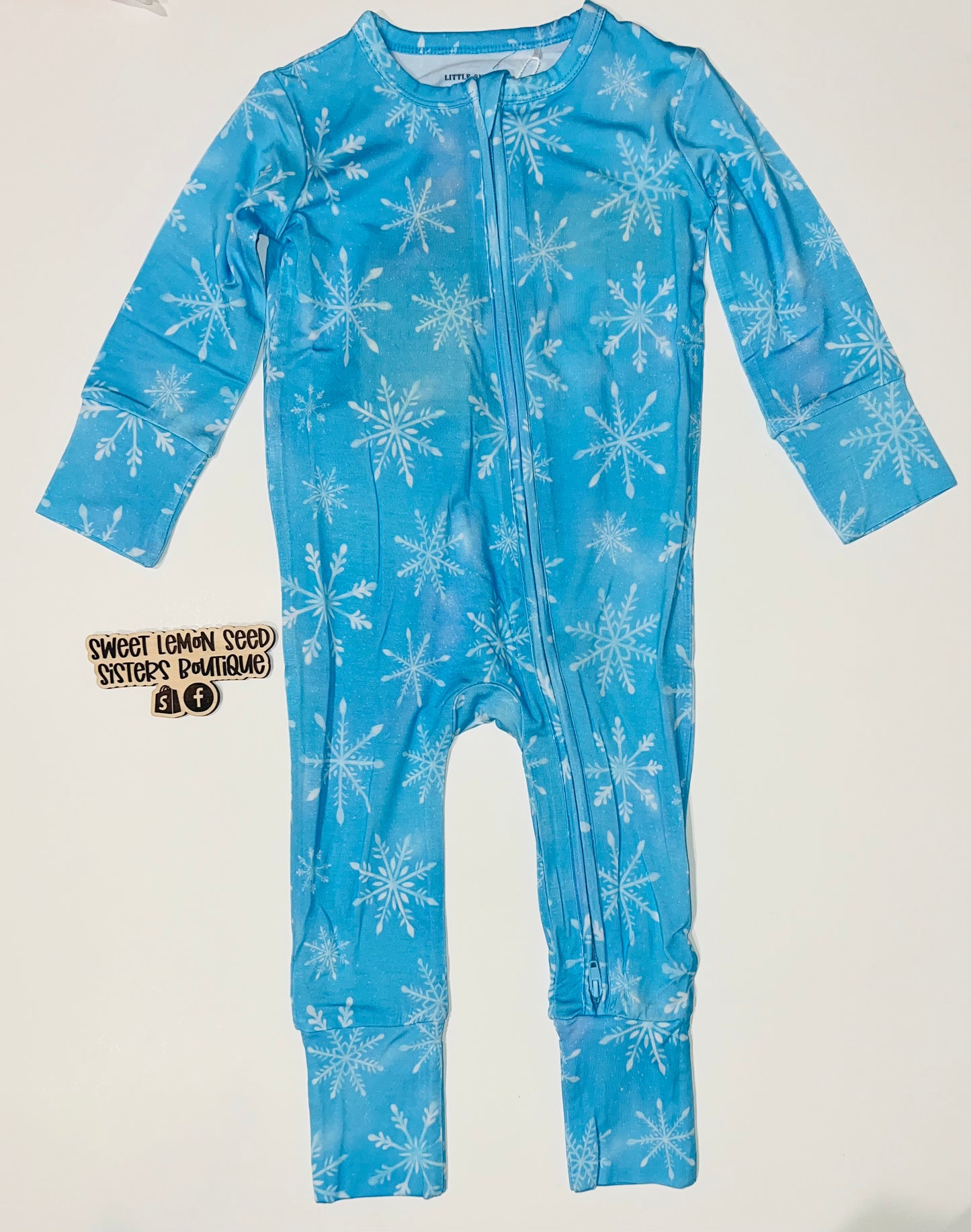 Snowflake pjs (2pc & zippy)